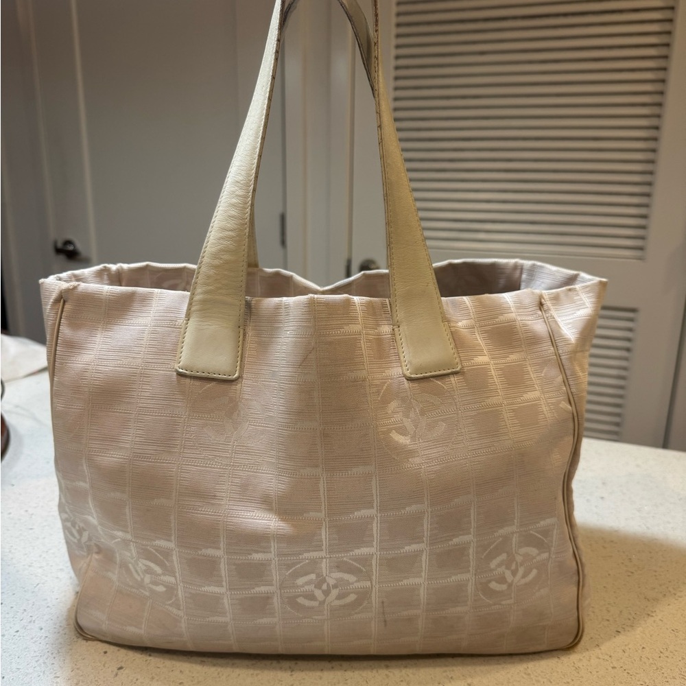 🛑 SOLD 🛑 Chanel Vintage Travel Line Tote – Pink, authentic - Picture 3 of 17